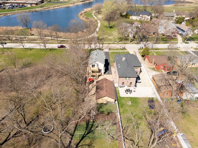 161 W Greenfield Avenue, Lombard, IL 60148