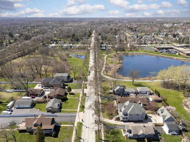 161 W Greenfield Avenue, Lombard, IL 60148