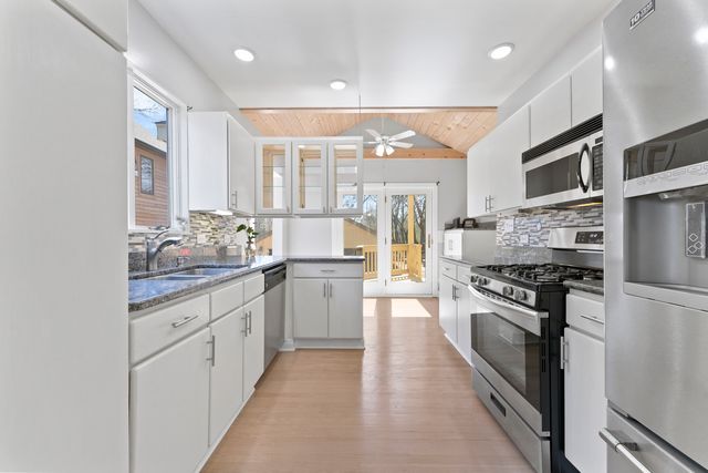 161 W Greenfield Avenue, Lombard, IL 60148