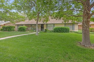 3911 HUNTINGTON Drive, Amarillo, TX 79109