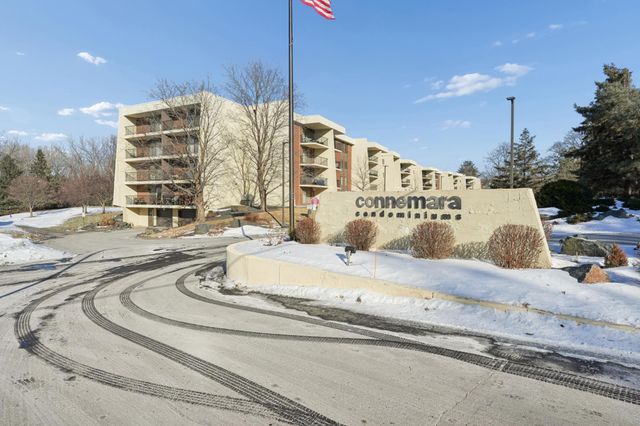 2445 Londin Lane E 212, Maplewood, MN 55119