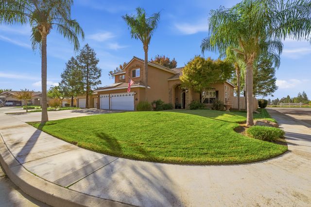 3511 S Oakhurst Court, Visalia, CA 93292