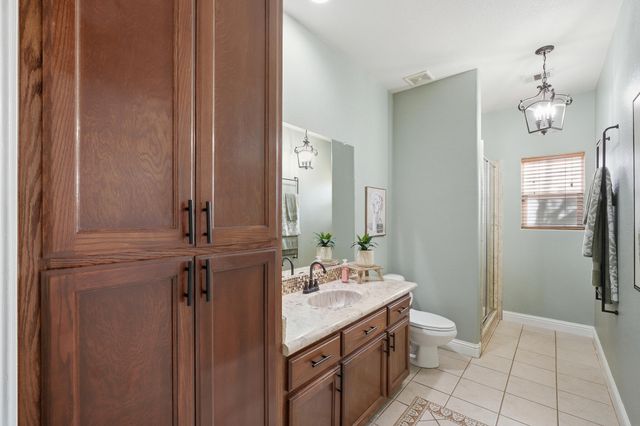 3511 S Oakhurst Court, Visalia, CA 93292