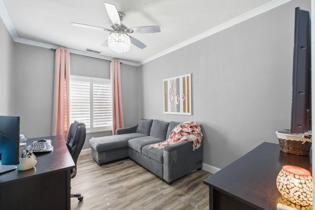 3511 S Oakhurst Court, Visalia, CA 93292