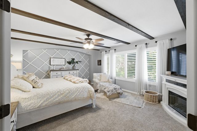 3511 S Oakhurst Court, Visalia, CA 93292