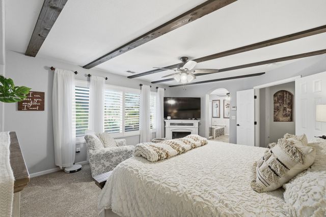 3511 S Oakhurst Court, Visalia, CA 93292