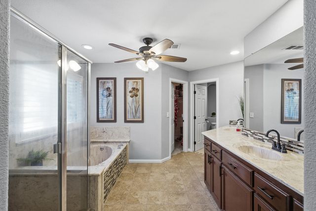 3511 S Oakhurst Court, Visalia, CA 93292