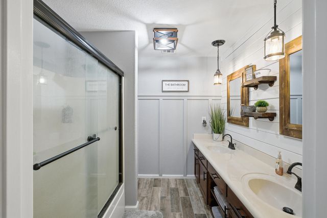 3511 S Oakhurst Court, Visalia, CA 93292