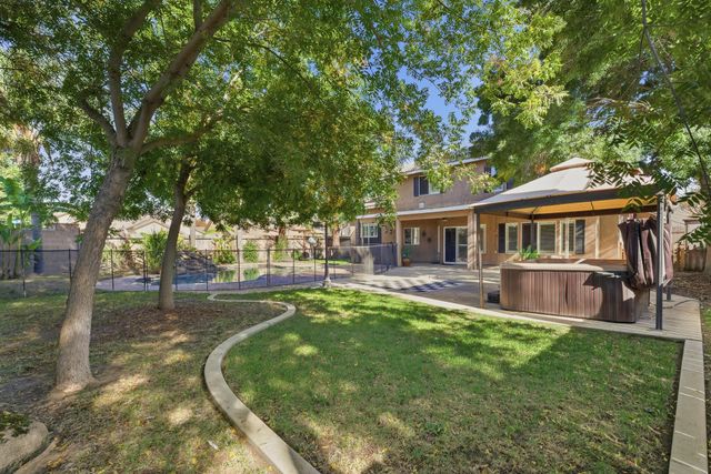 3511 S Oakhurst Court, Visalia, CA 93292