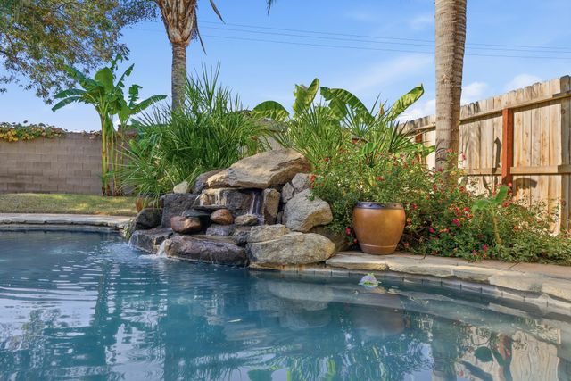 3511 S Oakhurst Court, Visalia, CA 93292