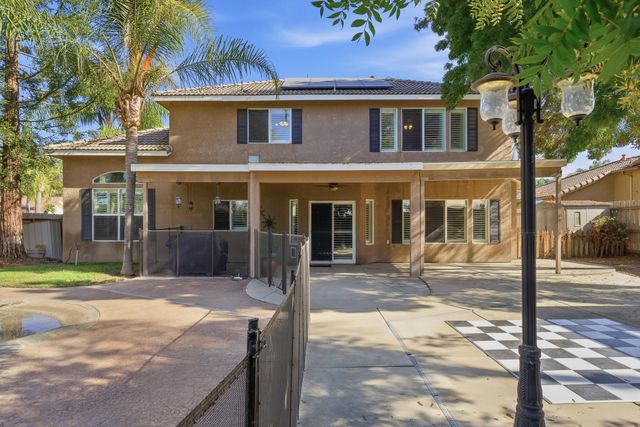 3511 S Oakhurst Court, Visalia, CA 93292