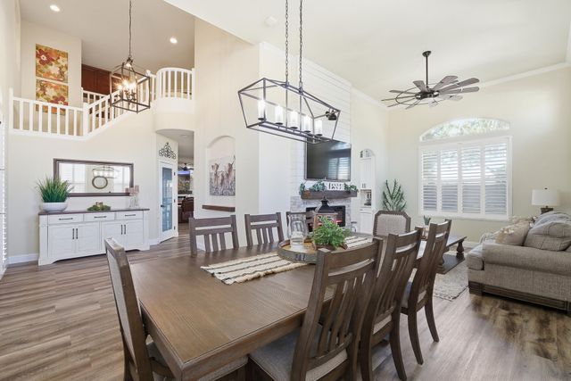 3511 S Oakhurst Court, Visalia, CA 93292