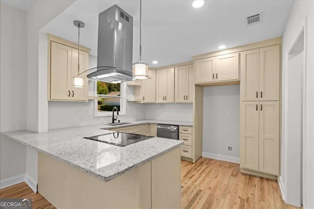 515 Woodlawn Avenue, Calhoun, GA 30701