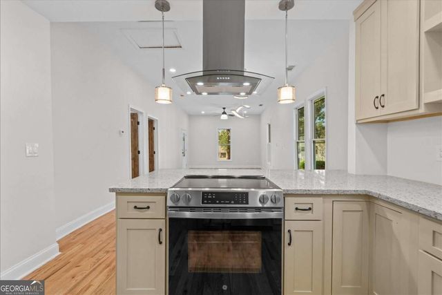 515 Woodlawn Avenue, Calhoun, GA 30701