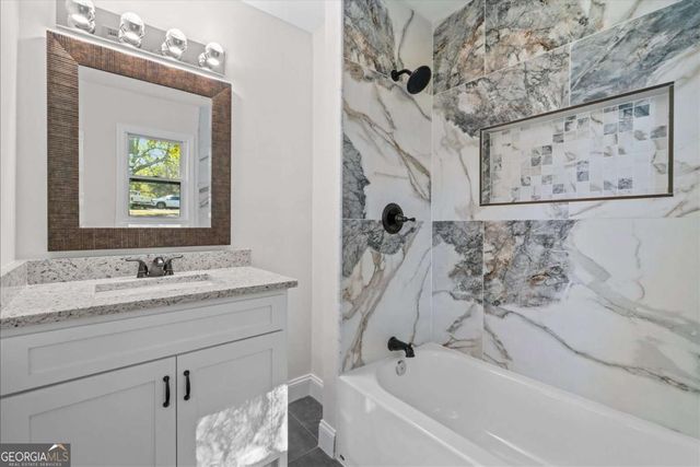 515 Woodlawn Avenue, Calhoun, GA 30701
