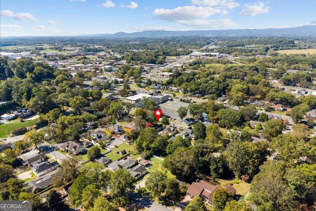 515 Woodlawn Avenue, Calhoun, GA 30701