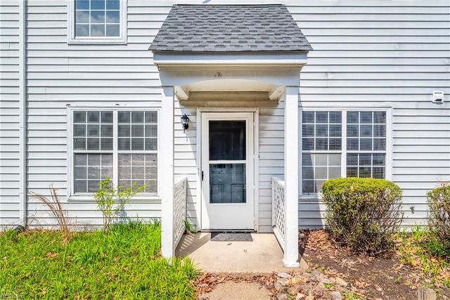 364 Thorncliff DR, Newport News, VA 23608