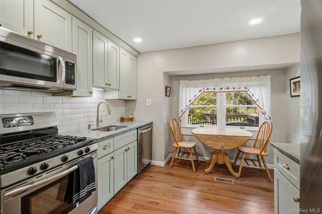929 Freedom Plains Road, Poughkeepsie, NY 12603