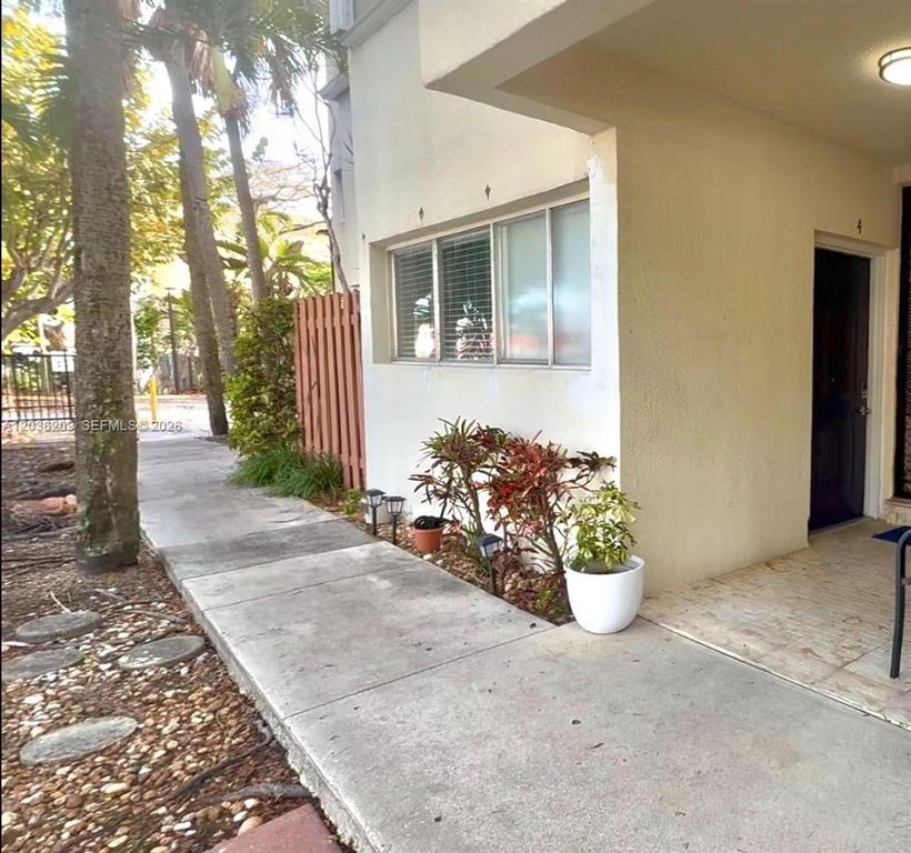 1910 SW 17th Ave 4, Miami, FL 33145
