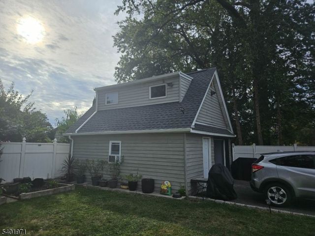 2611 N Wood Ave, Linden City, NJ 07036