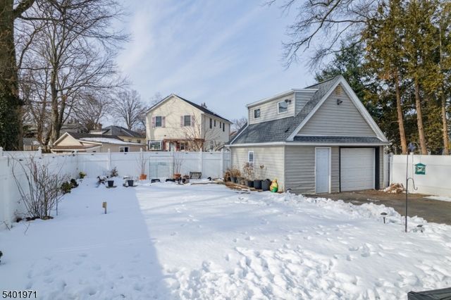 2611 N Wood Ave, Linden City, NJ 07036