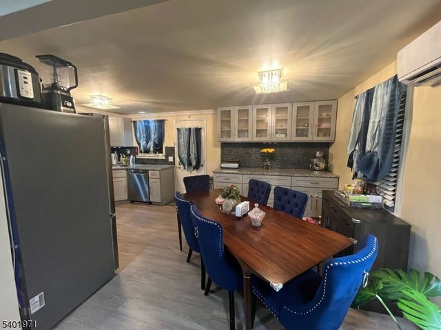 2611 N Wood Ave, Linden City, NJ 07036