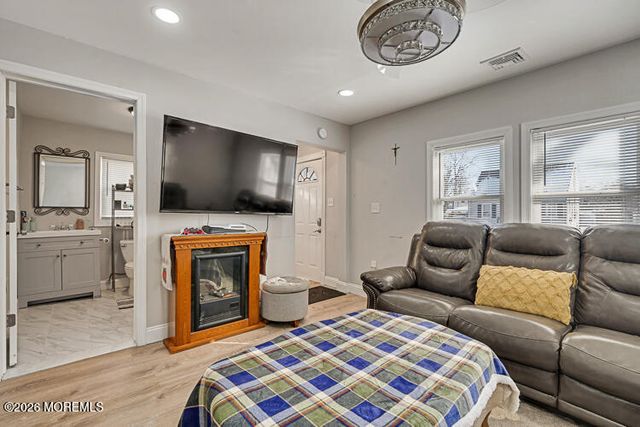 431 S Laurel Avenue, Hazlet, NJ 07734