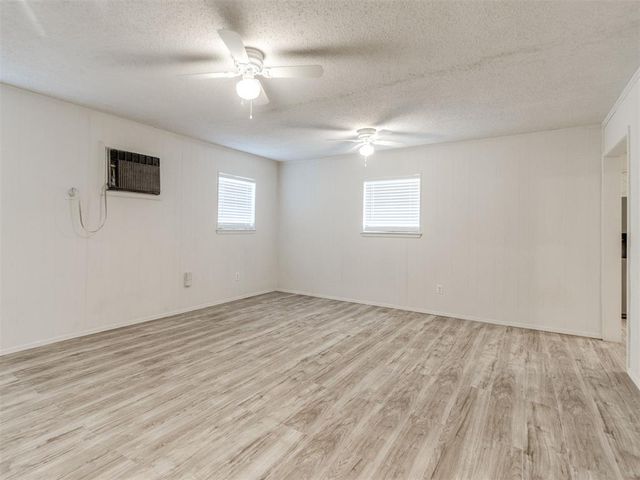 637 Lotus Avenue, Oklahoma City, OK 73130