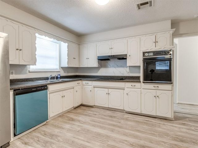 637 Lotus Avenue, Oklahoma City, OK 73130