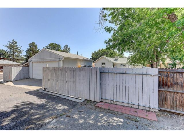 901 S Locust St, Denver, CO 80224