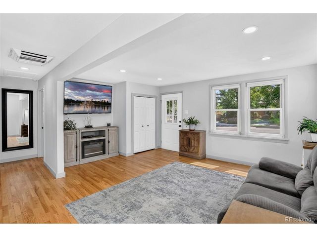 901 S Locust St, Denver, CO 80224