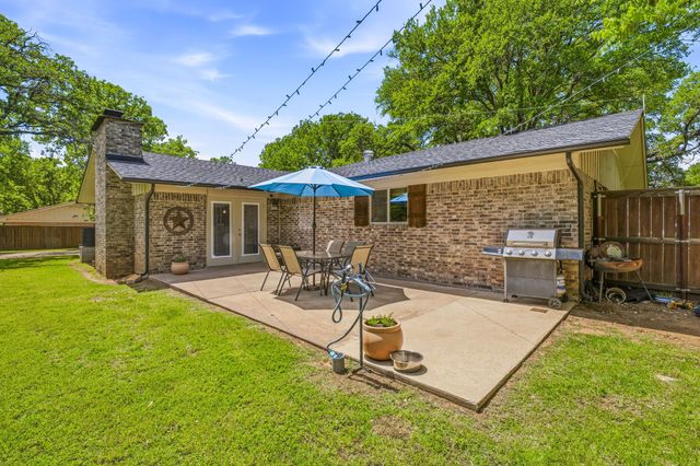 1309 Cliff Drive, Graham, TX 76450