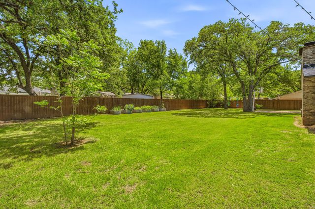 1309 Cliff Drive, Graham, TX 76450