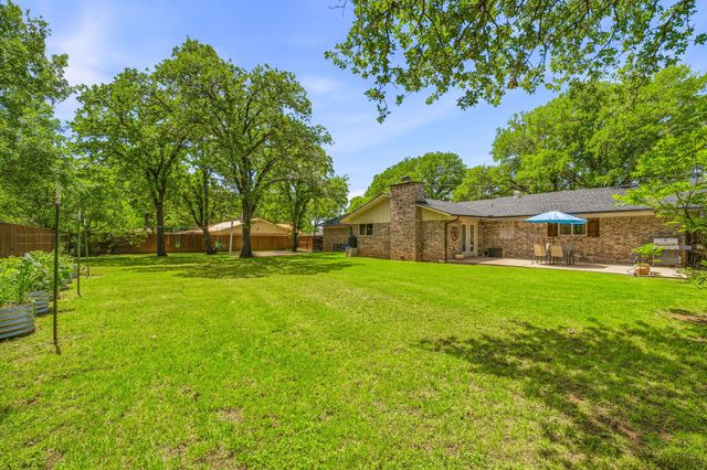 1309 Cliff Drive, Graham, TX 76450