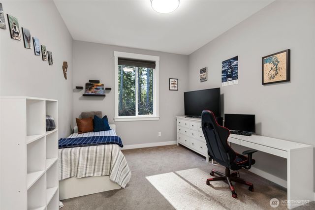 930 SW J H Road, Port Orchard, WA 98367