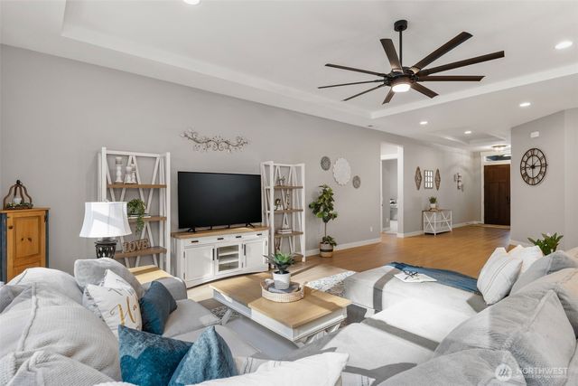 930 SW J H Road, Port Orchard, WA 98367