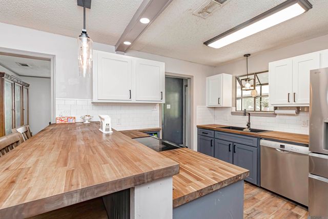 17120 Willow Oak Aly, Prairieville, LA 70769