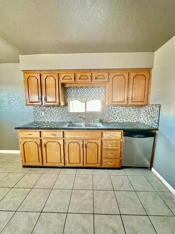 610 E Chanslor Way, Blythe, CA 92225