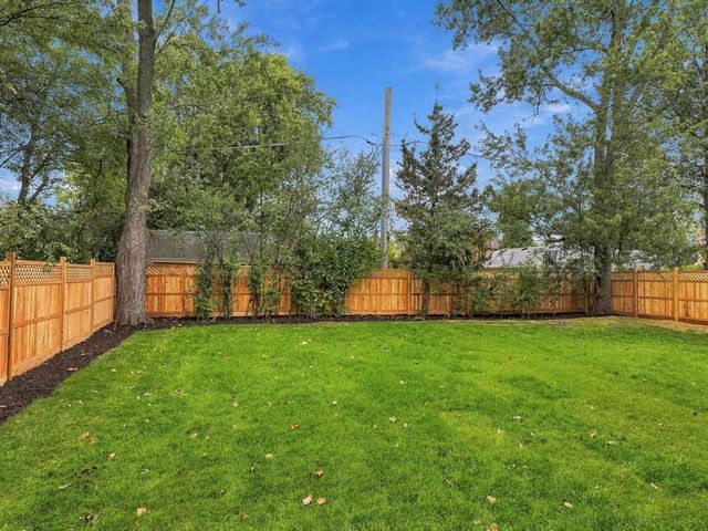 810 Clover Court, Glenview, IL 60025
