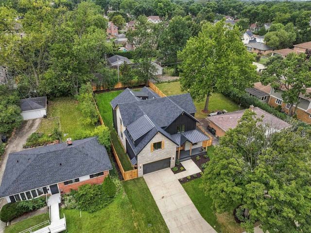 810 Clover Court, Glenview, IL 60025