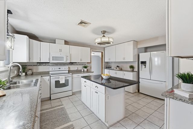 25 Dale Street, Ludlow, MA 01056