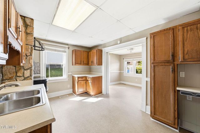 310 Pine Street, Erwin, TN 37650