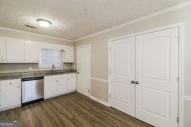 6570 Deshon Circle, Lithonia, GA 30058