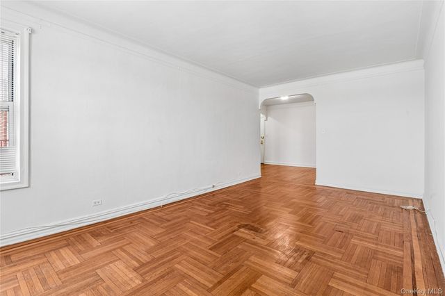 111-39 76th Road D8, Forest Hills, NY 11375