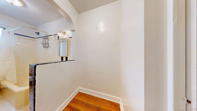 111-39 76th Road D8, Forest Hills, NY 11375