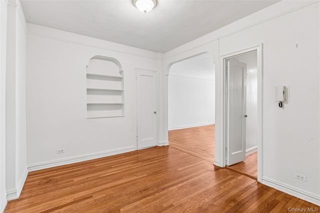 111-39 76th Road D8, Forest Hills, NY 11375