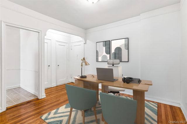 111-39 76th Road D8, Forest Hills, NY 11375