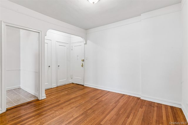 111-39 76th Road D8, Forest Hills, NY 11375