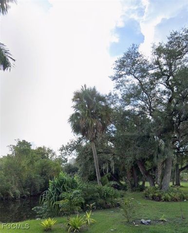 3200 King ST, Fort Myers, FL 33916