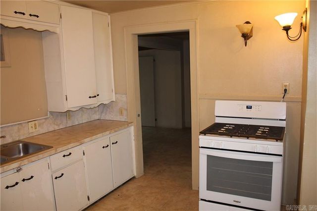 604 E 5, Russellville, AR 72801